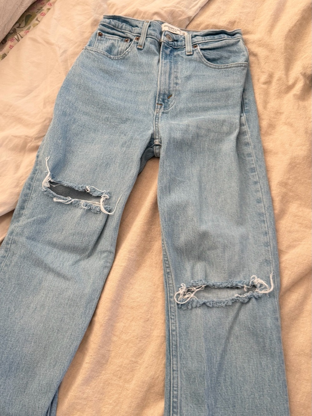Abercrombie & Fitch Ultra High Rise 90s Straight Jeans